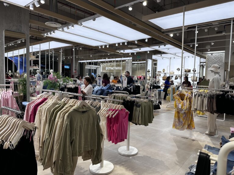 Stradivarius Stavros Design